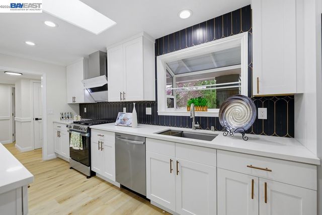 209 Gerry Ct, Walnut Creek, CA 94596