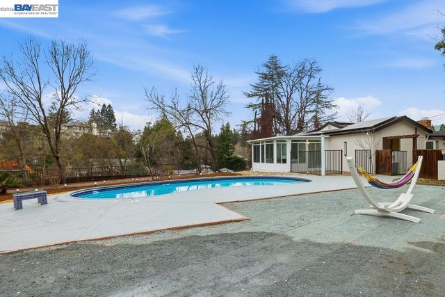 209 Gerry Ct, Walnut Creek, CA 94596