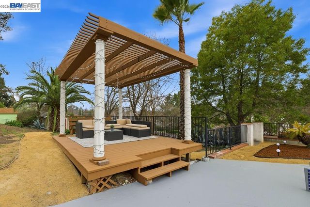 209 Gerry Ct, Walnut Creek, CA 94596