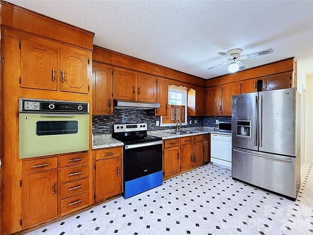 6625 Old Post Road, Charlotte, NC 28212