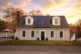 54 Melbourne Rd, Barnstable, MA 02601