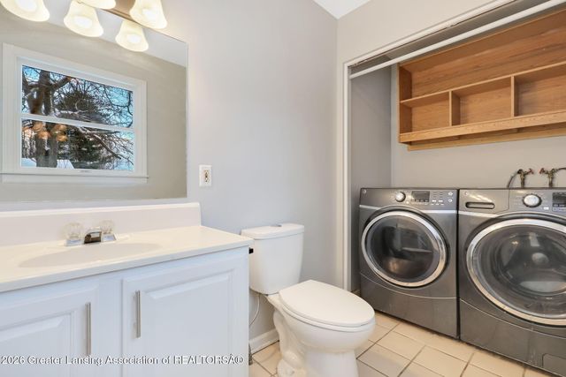 2470 E Herbison Road, Bath, MI 48808