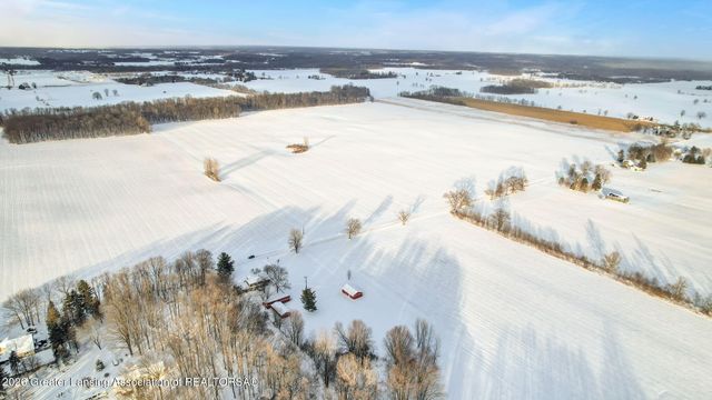 2470 E Herbison Road, Bath, MI 48808