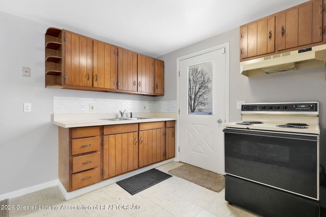 2470 E Herbison Road, Bath, MI 48808