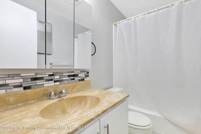 2470 E Herbison Road, Bath, MI 48808