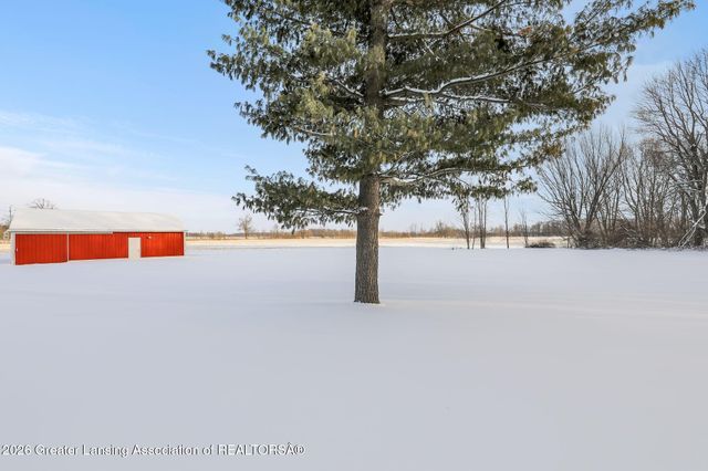 2470 E Herbison Road, Bath, MI 48808