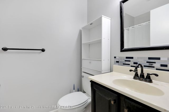 2470 E Herbison Road, Bath, MI 48808