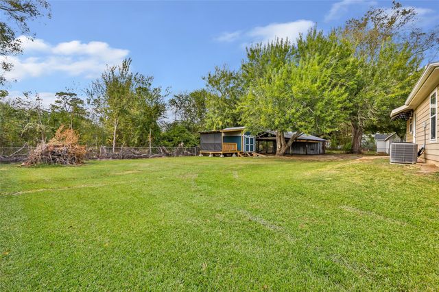 7770 Fm 834 E, Hull, TX 77564