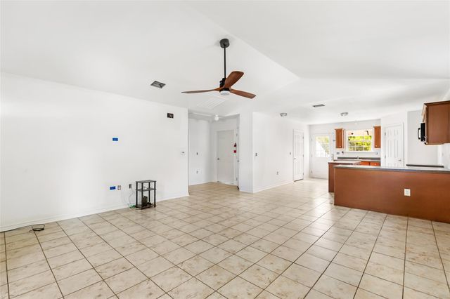 7770 Fm 834 E, Hull, TX 77564