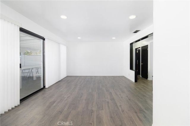 20309 Roscoe, Winnetka, CA 91306