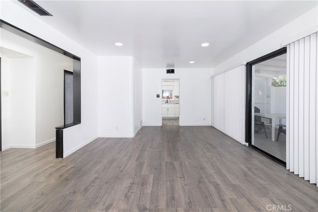 20309 Roscoe, Winnetka, CA 91306