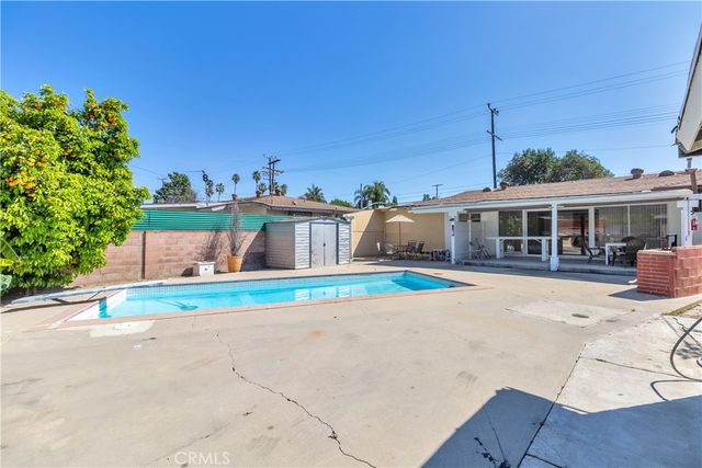 20309 Roscoe, Winnetka, CA 91306