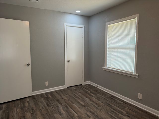 2506 Normont Circle, Fort Worth, TX 76103