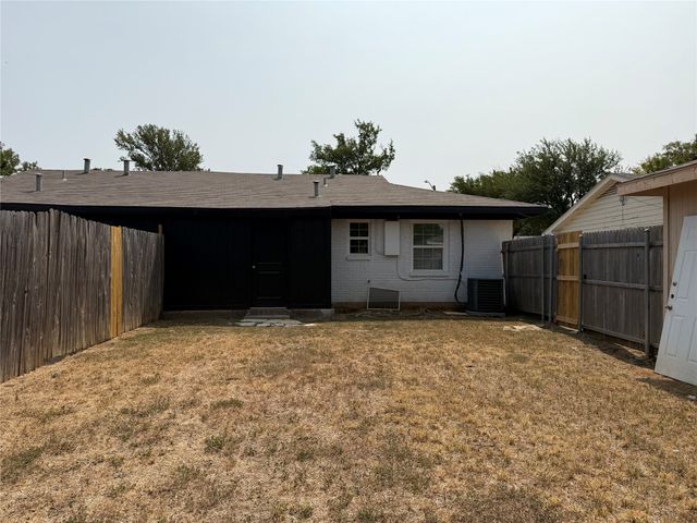 2506 Normont Circle, Fort Worth, TX 76103