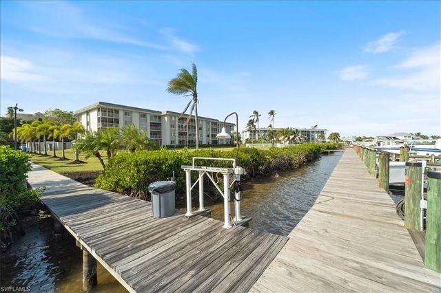 307 Goodlette-Frank RD S B202, Naples, FL 34102