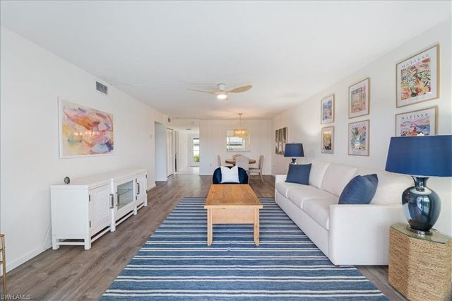 307 Goodlette-Frank RD S B202, Naples, FL 34102