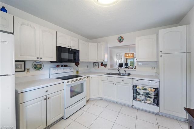 307 Goodlette-Frank RD S B202, Naples, FL 34102