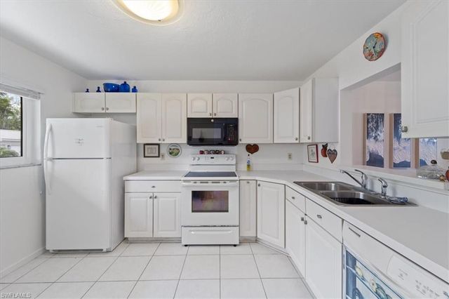 307 Goodlette-Frank RD S B202, Naples, FL 34102