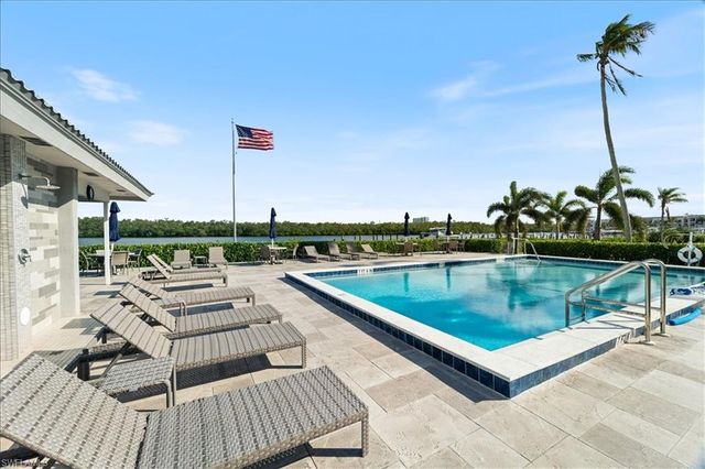 307 Goodlette-Frank RD S B202, Naples, FL 34102