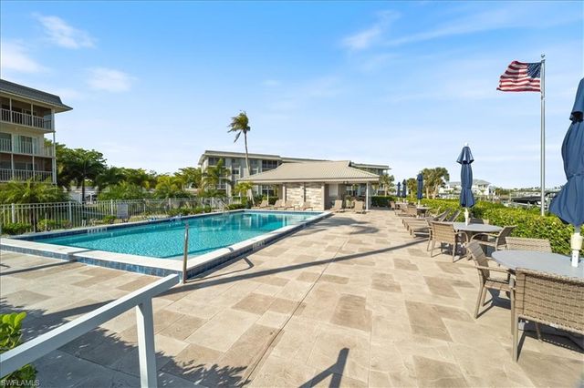 307 Goodlette-Frank RD S B202, Naples, FL 34102