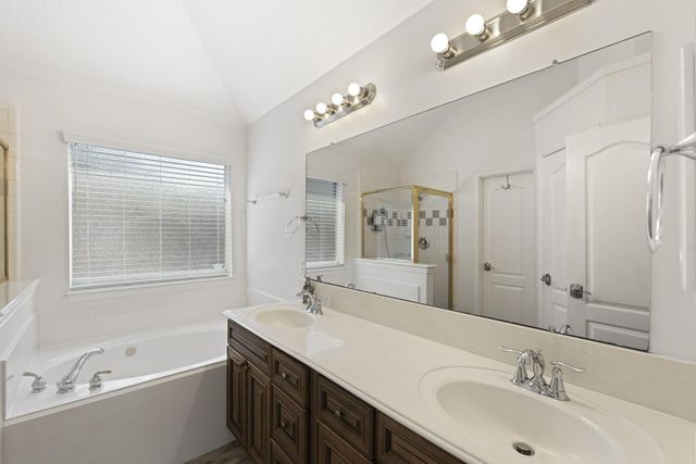 2412 Hidden Creek Drive, Pearland, TX 77581