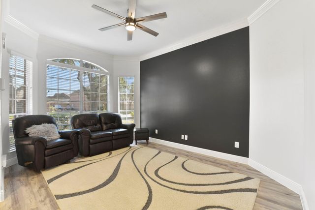 2412 Hidden Creek Drive, Pearland, TX 77581