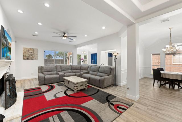 2412 Hidden Creek Drive, Pearland, TX 77581