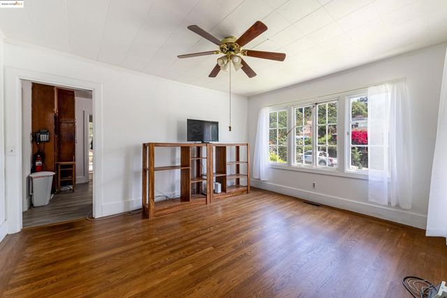 3151 Rawson Street, Oakland, CA 94619