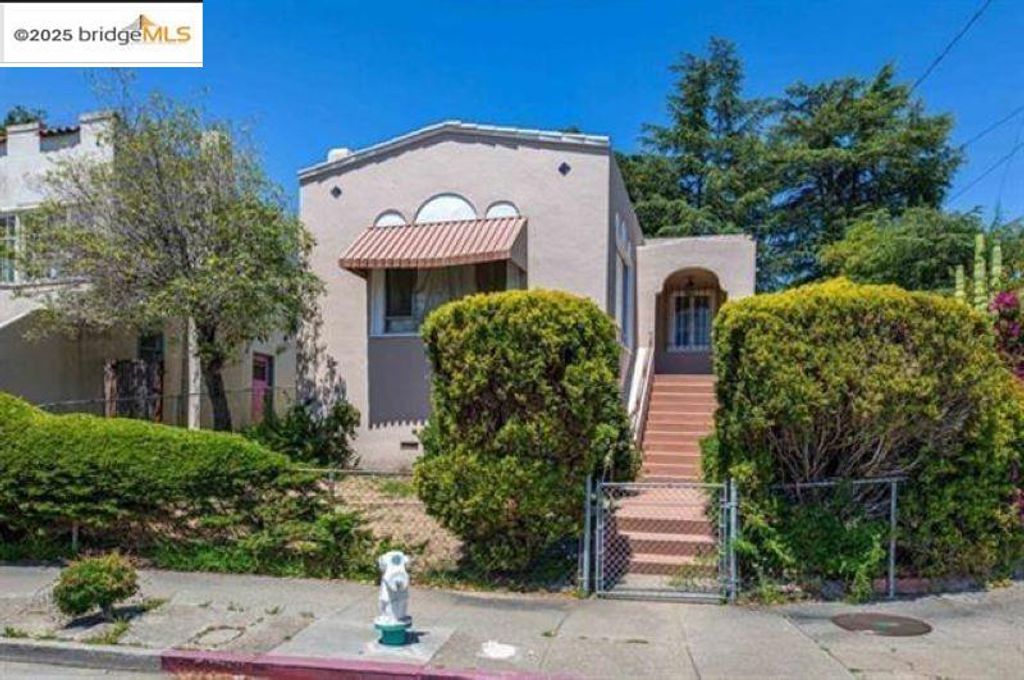 3151 Rawson Street, Oakland, CA 94619