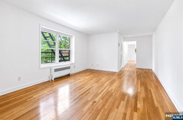 2320 Linwood Avenue 3F, Fort Lee, NJ 07024