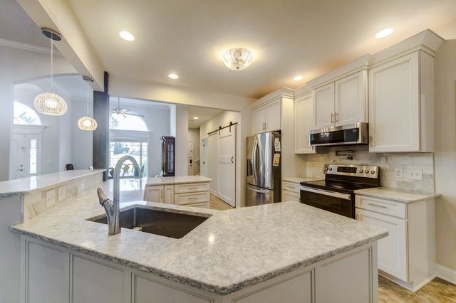 300 Artesa Dr, White House, TN 37188