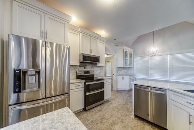 300 Artesa Dr, White House, TN 37188