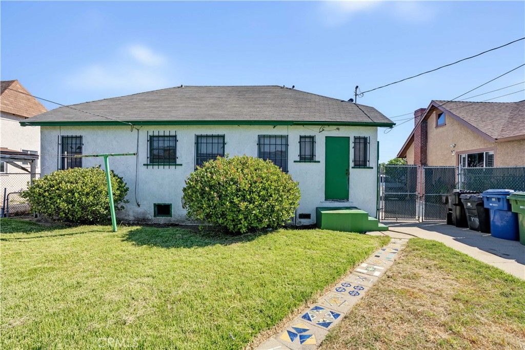 1023 W 73rd, Los Angeles, CA 90044 — photo 2