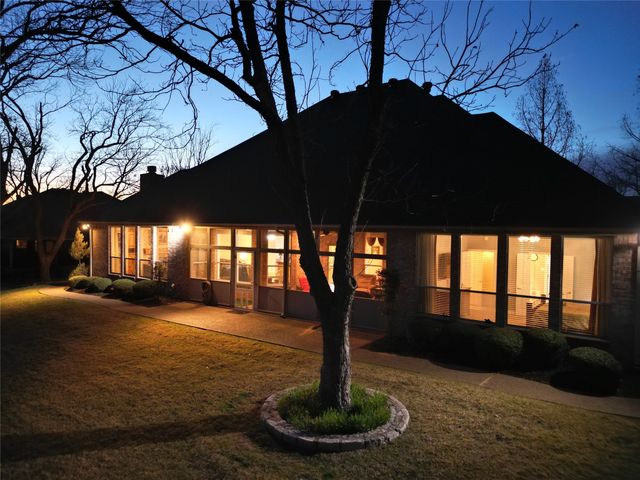 9617 Champions Drive, Granbury, TX 76049