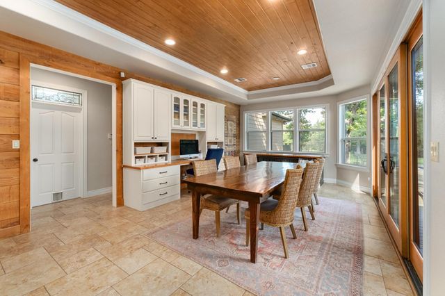 416 Shadywood LN, Dripping Springs, TX 78620