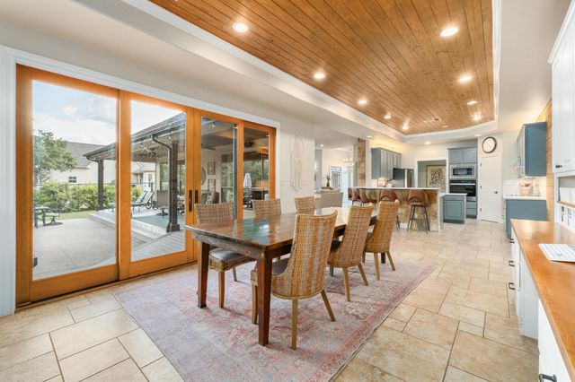 416 Shadywood LN, Dripping Springs, TX 78620