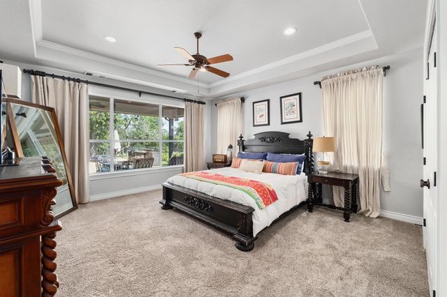 416 Shadywood LN, Dripping Springs, TX 78620