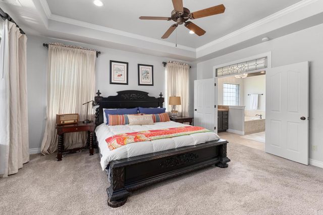 416 Shadywood LN, Dripping Springs, TX 78620