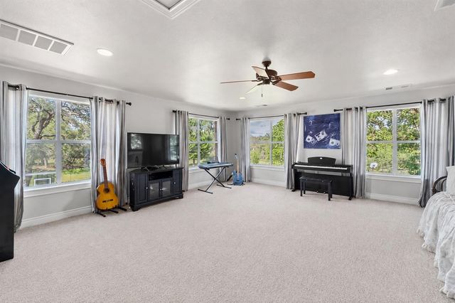 416 Shadywood LN, Dripping Springs, TX 78620