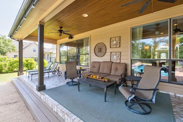 416 Shadywood LN, Dripping Springs, TX 78620