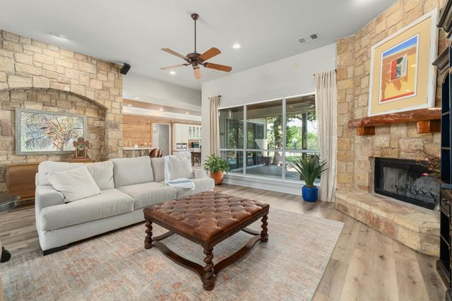416 Shadywood LN, Dripping Springs, TX 78620