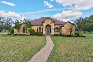 416 Shadywood LN, Dripping Springs, TX 78620