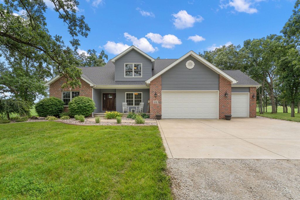 5017 E 129th Avenue, Crown Point, IN 46307