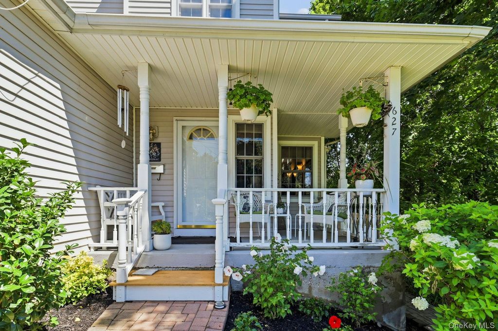 627 Main Street, Northport, NY 11768 — photo 3