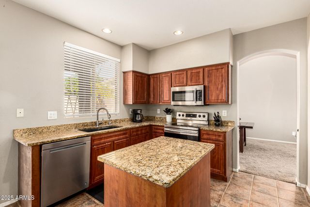 9148 W LONE CACTUS Drive, Peoria, AZ 85382