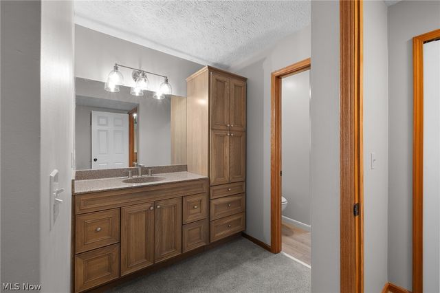 6667 Hidden Lake Trail, Brecksville, OH 44141