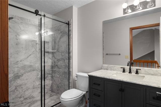 6667 Hidden Lake Trail, Brecksville, OH 44141