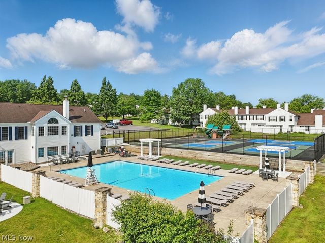 6667 Hidden Lake Trail, Brecksville, OH 44141