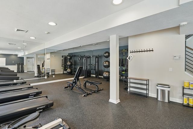 6667 Hidden Lake Trail, Brecksville, OH 44141