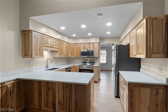 6667 Hidden Lake Trail, Brecksville, OH 44141